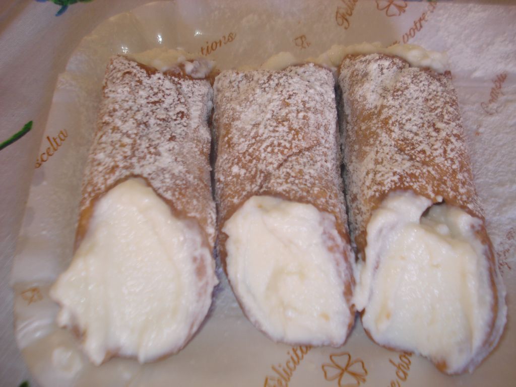 I nostri cannoli siciliania I nostri cannoli siciliani